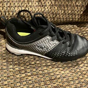 Rawlings COOLFLO Youth 1 Baseball and Softball Cleats preowned